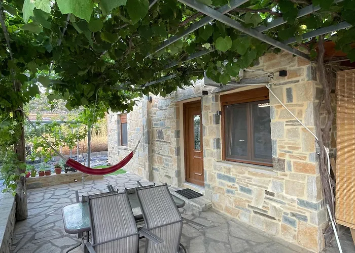 Georgios House بيت للعطل